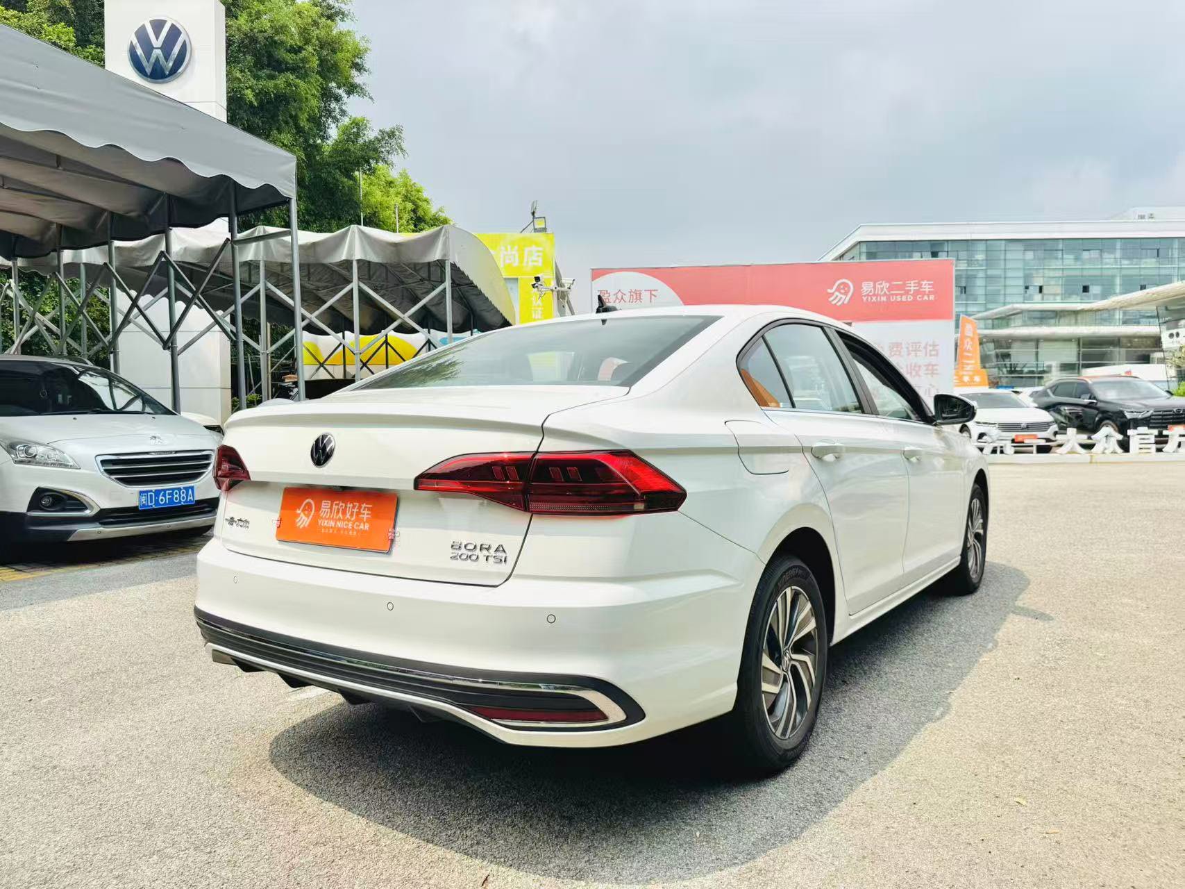 Volkswagen Bora 2025 car image #9