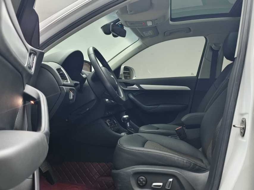 Audi Q3 2018 immagine di auto #5