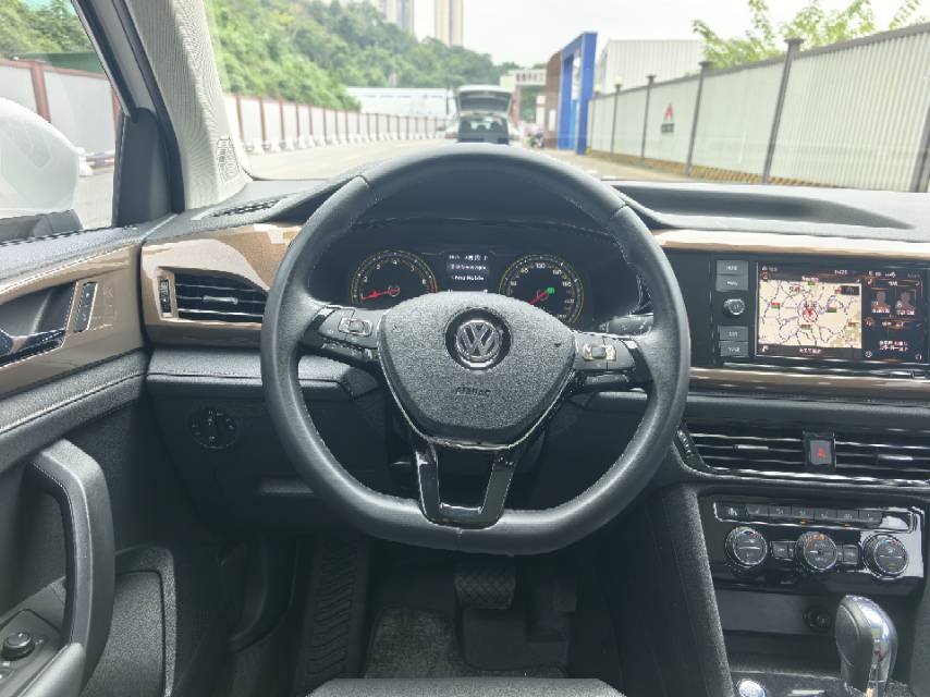 Volkswagen Tharu 2019 car image #12