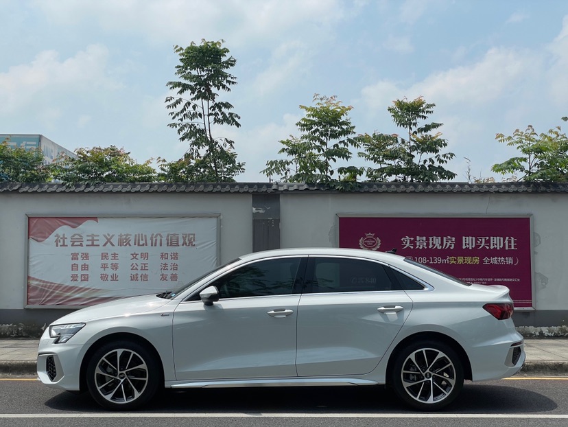 Audi A3 2023 immagine di auto #7