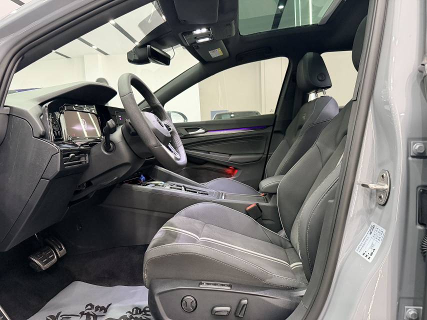 Volkswagen Golf 2022 car image #7