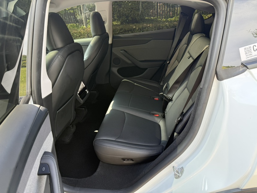 Tesla Model Y 2025 #8 Tesla Model Y 2025 immagine di auto #8
