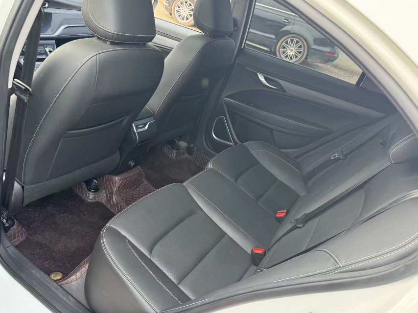 GEELY Emgrand 2021 car image #8