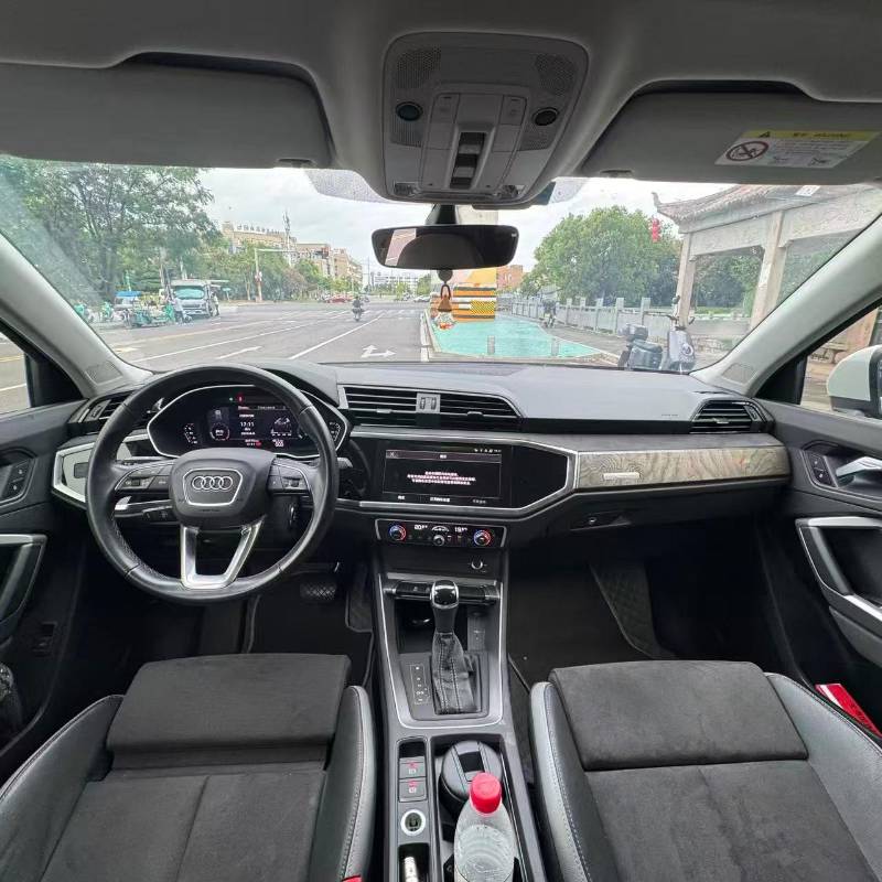 Audi Q3 2023 car image #5