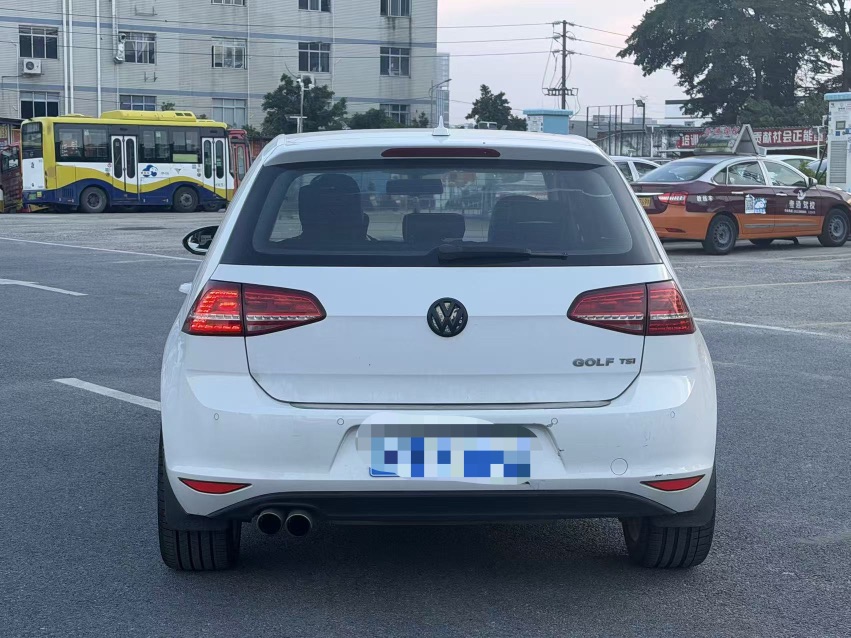 Volkswagen Golf 2014 car image #3