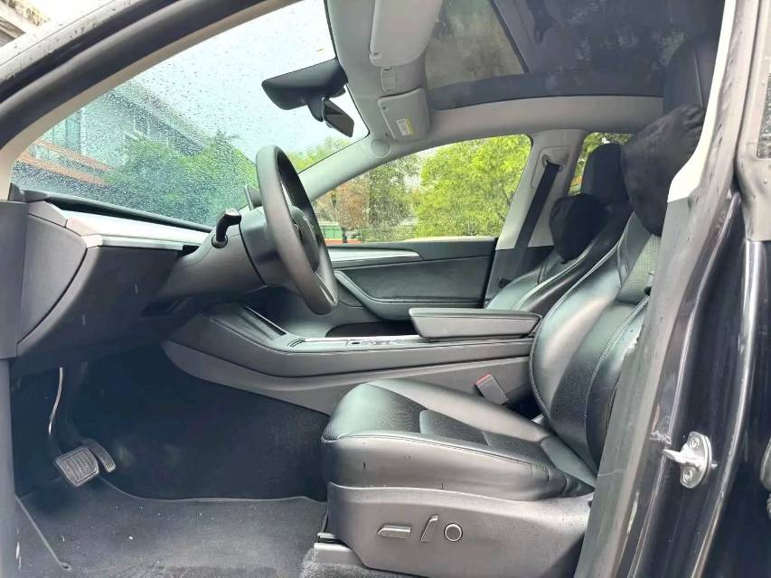 Tesla Model Y 2024 #5 Tesla Model Y 2024 car image #5