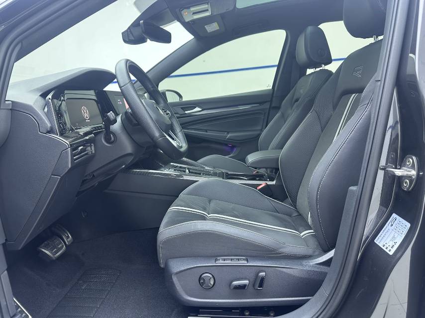 Volkswagen Golf 2021 car image #7