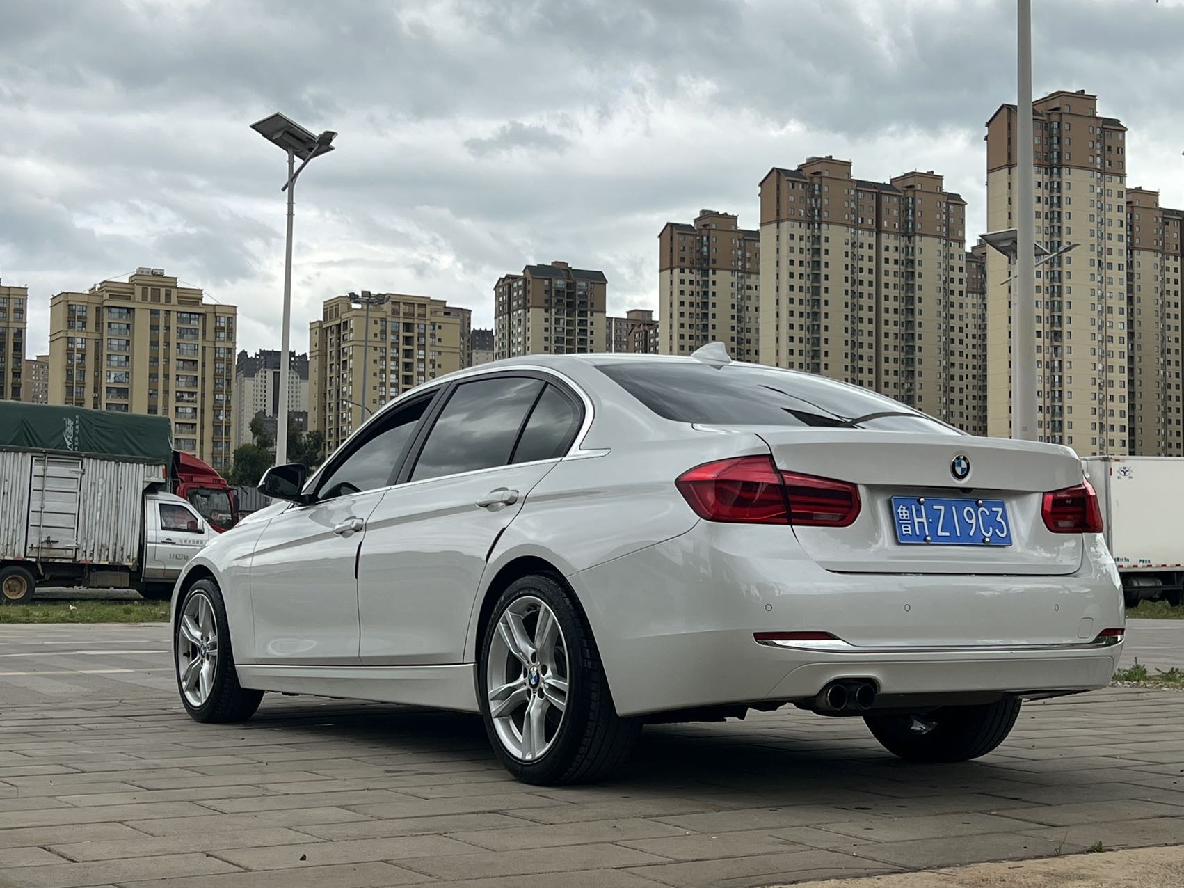 BMW 3 Series 2017 #7 BMW 3 Series 2017 car image #7