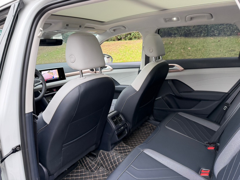 Volkswagen Tharu 2025 immagine di auto #4