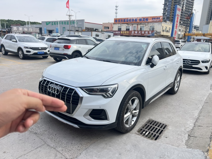Audi Q3 2020 car image 