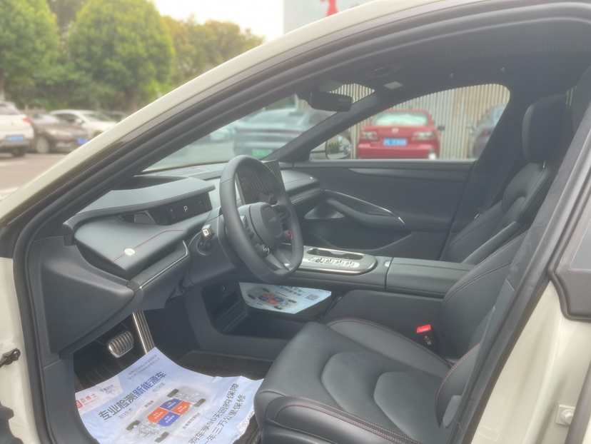 MI SU7 2025 immagine di auto #4