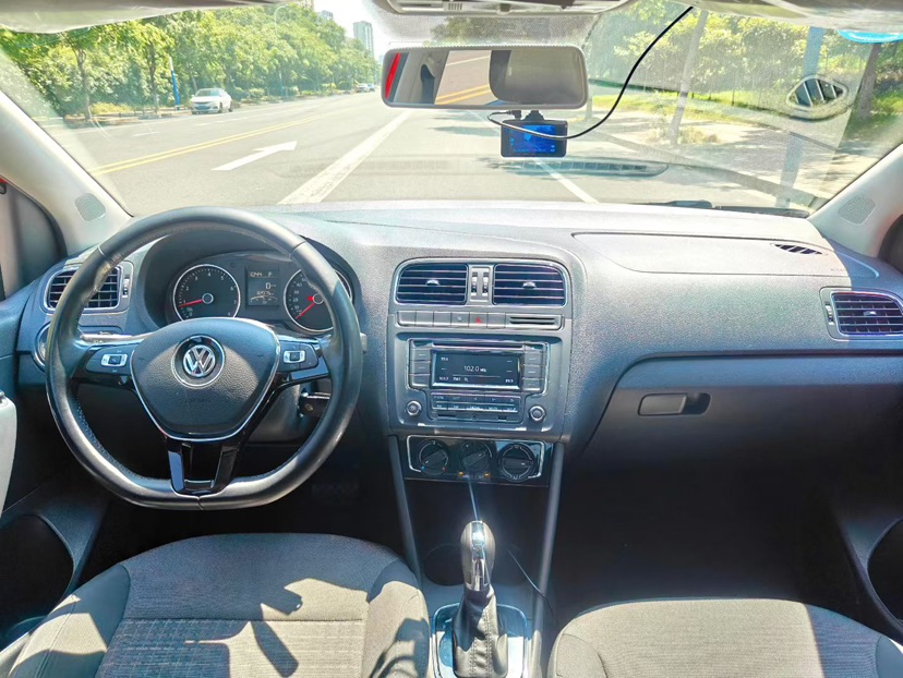 Volkswagen Polo 2016 car image #7