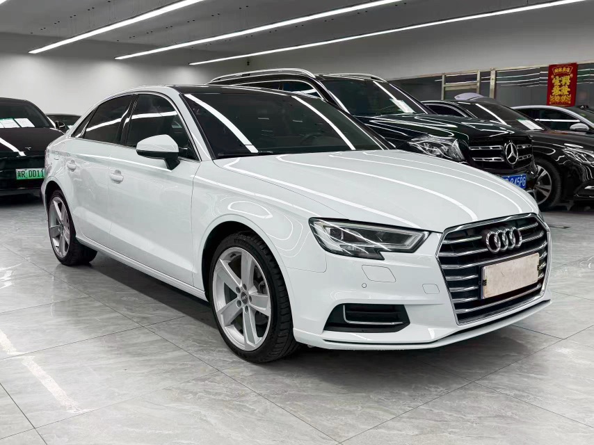 Audi A3 2019 car image #3