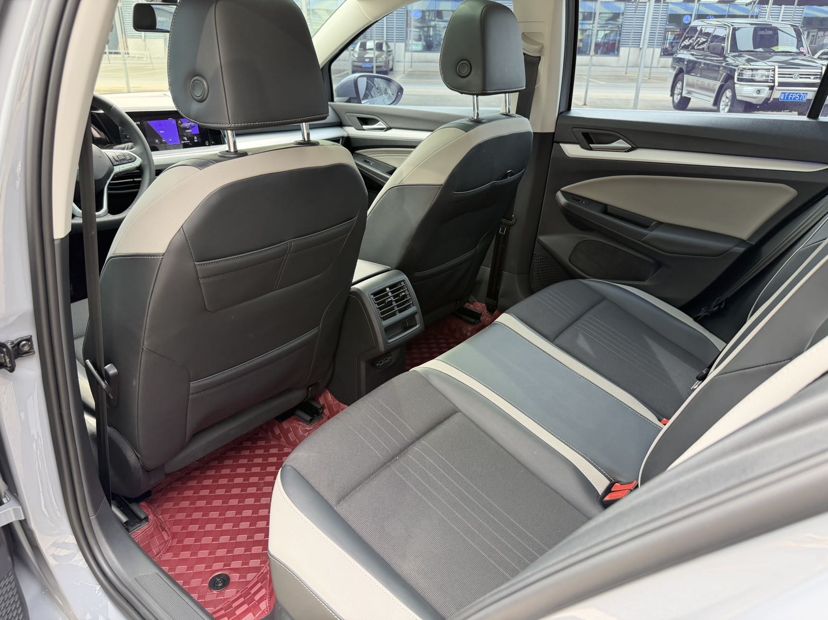 Volkswagen Golf 2022 car image #5