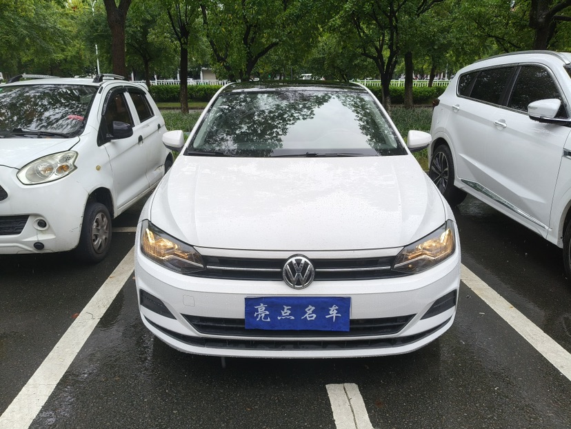 Volkswagen Polo 2019 car image #2