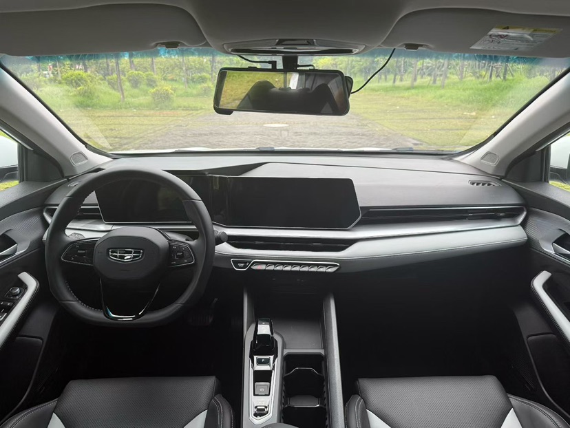 GEELY Binray 2023 immagine di auto #5