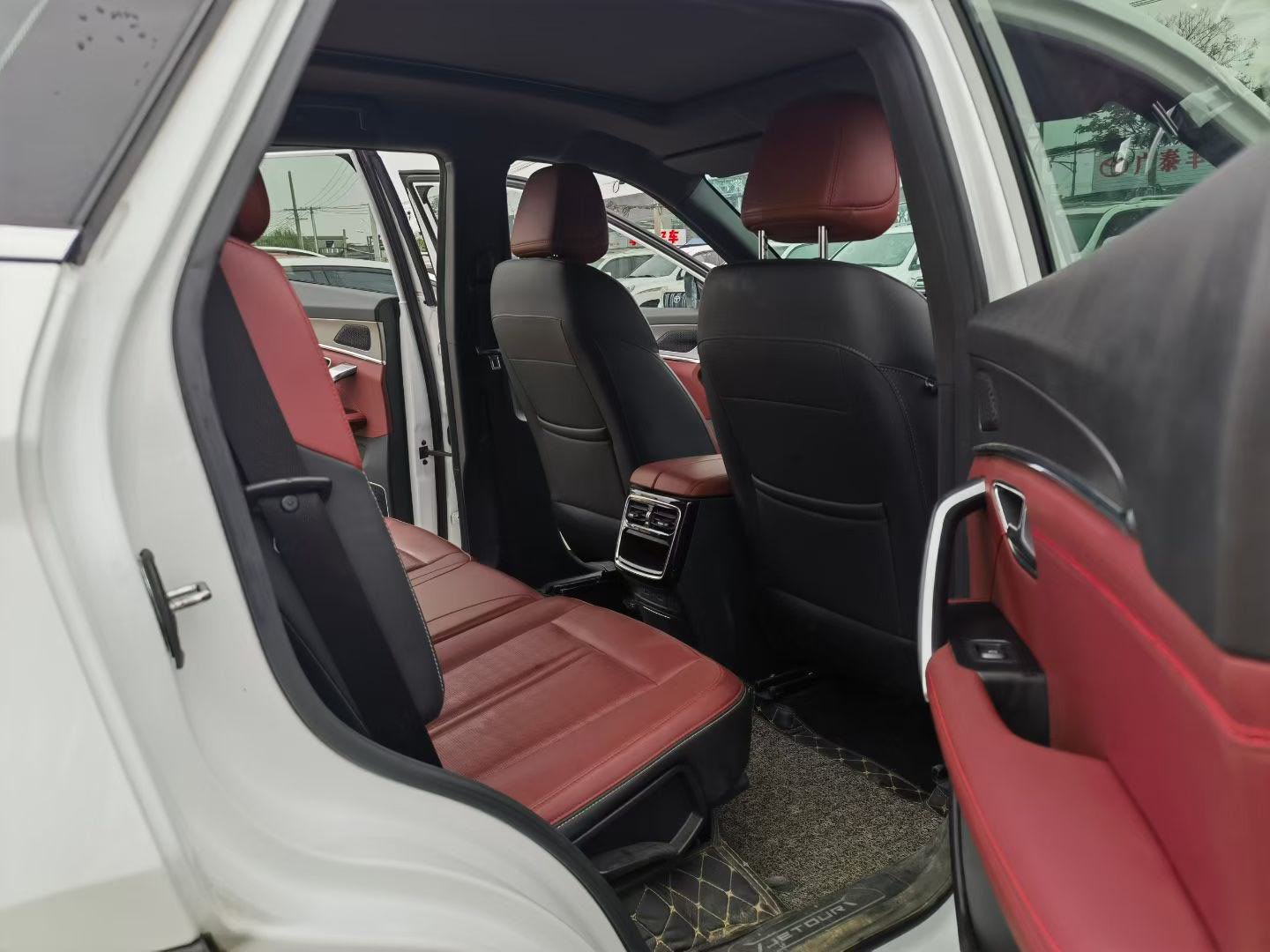 Jetour X70 PLUS 2025 car image #7