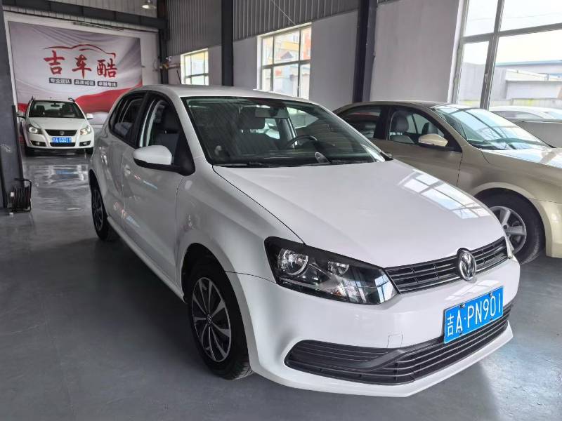 Volkswagen Polo 2016 car image #2
