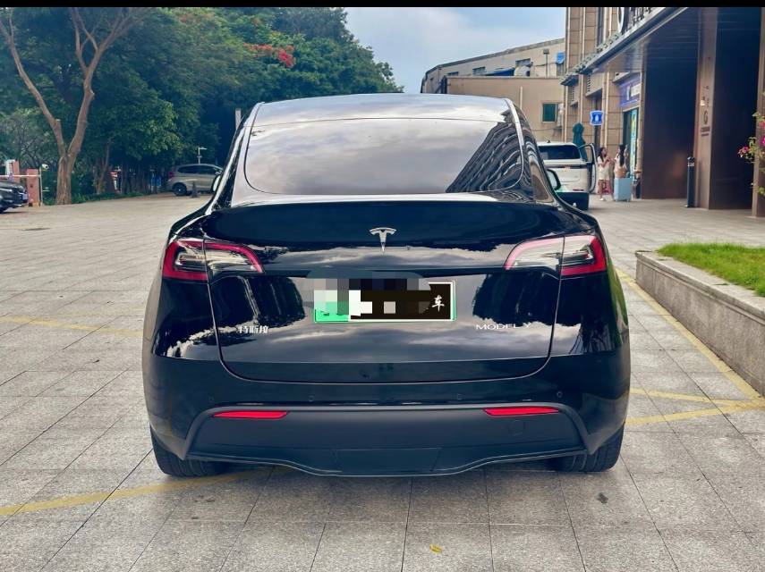 Tesla Model Y 2022 car image #7