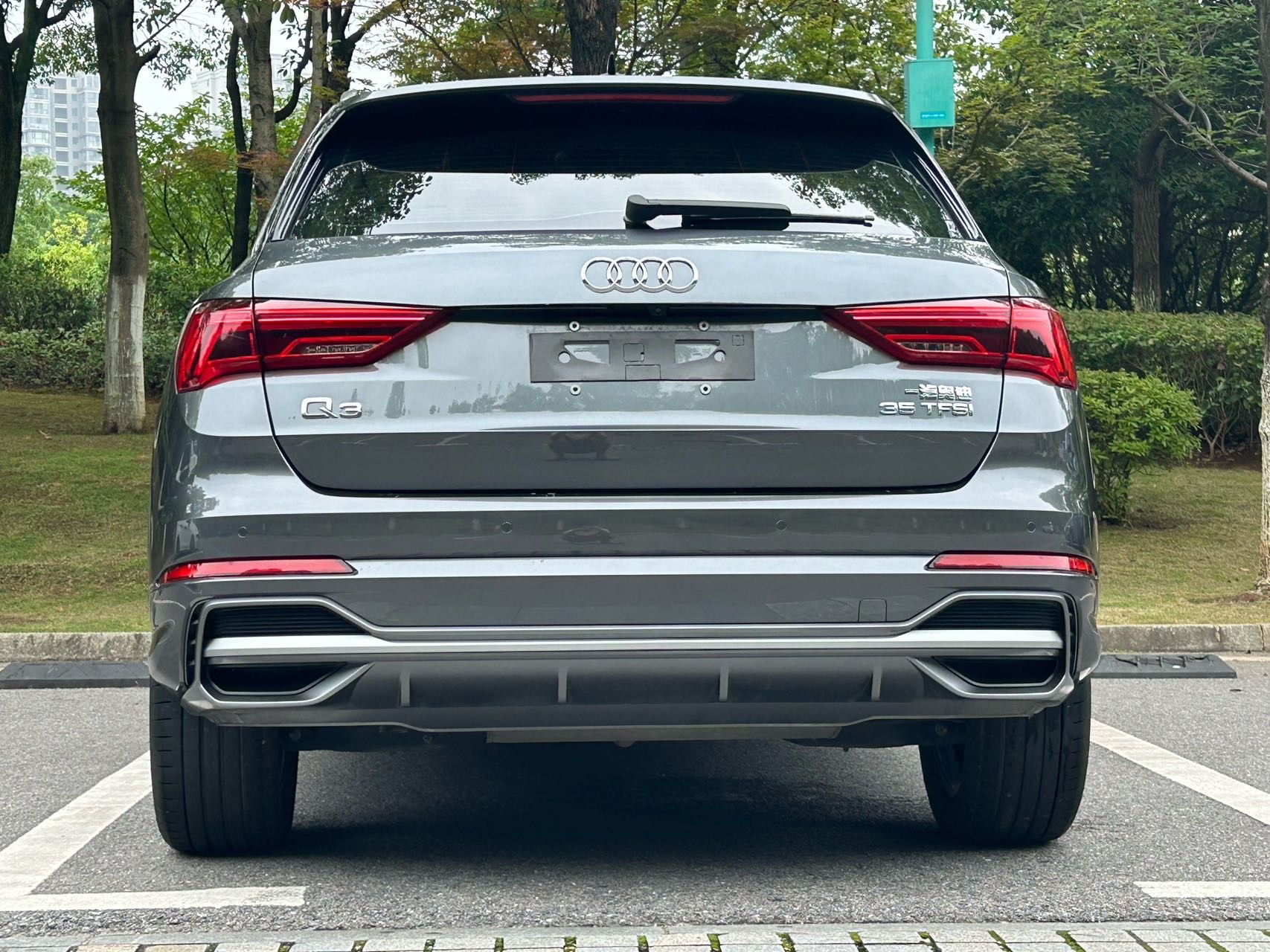 Audi Q3 2022 car image #11
