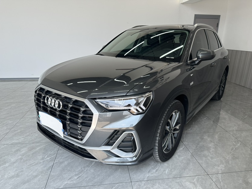 Audi Q3 2023 car image #3