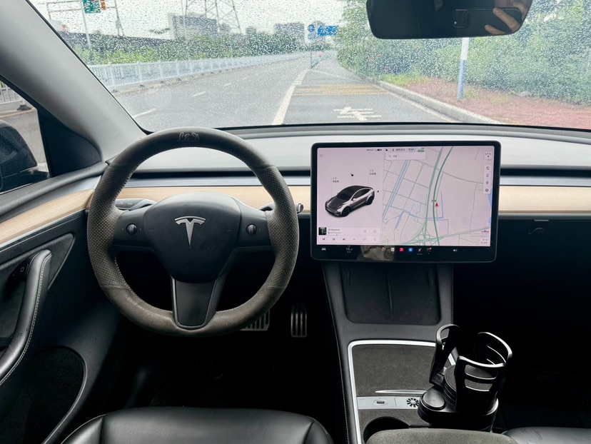 Tesla Model Y 2021 #8 Tesla Model Y 2021 car image #8