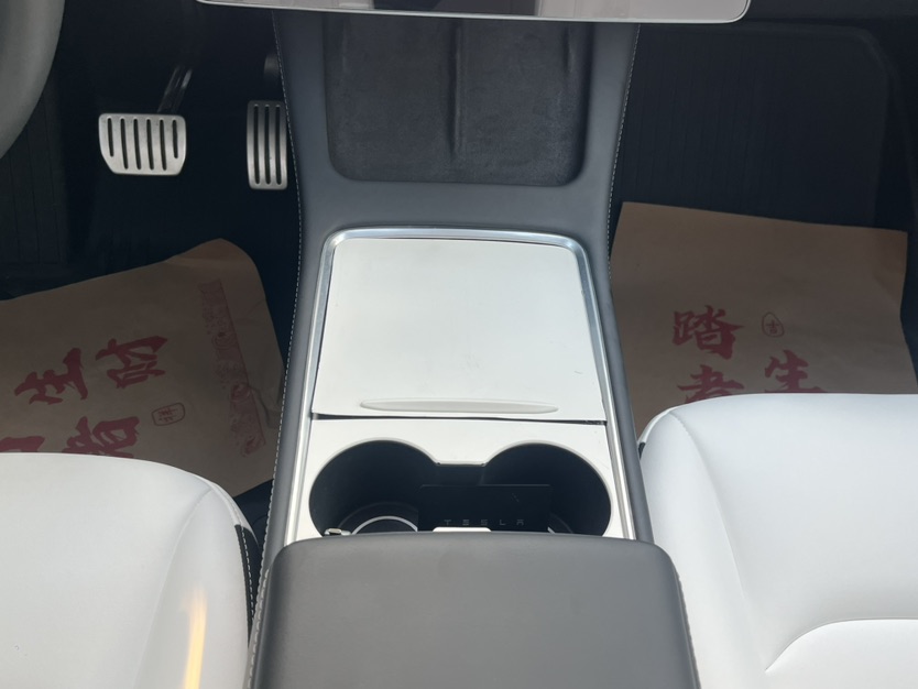Tesla Model Y 2022 #13 Tesla Model Y 2022 car image #13