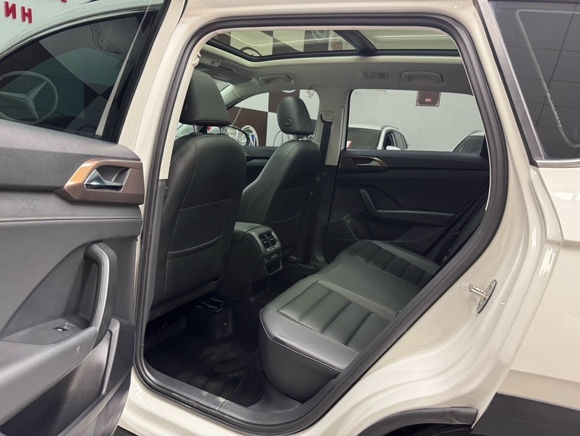 Volkswagen Tharu 2022 car image #8