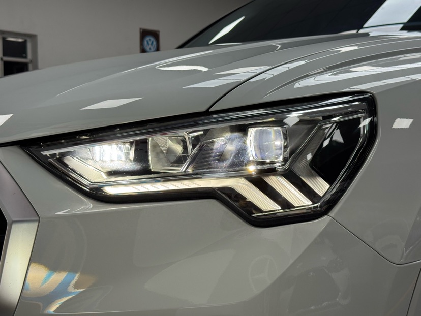Audi Q3 2022 car image #21