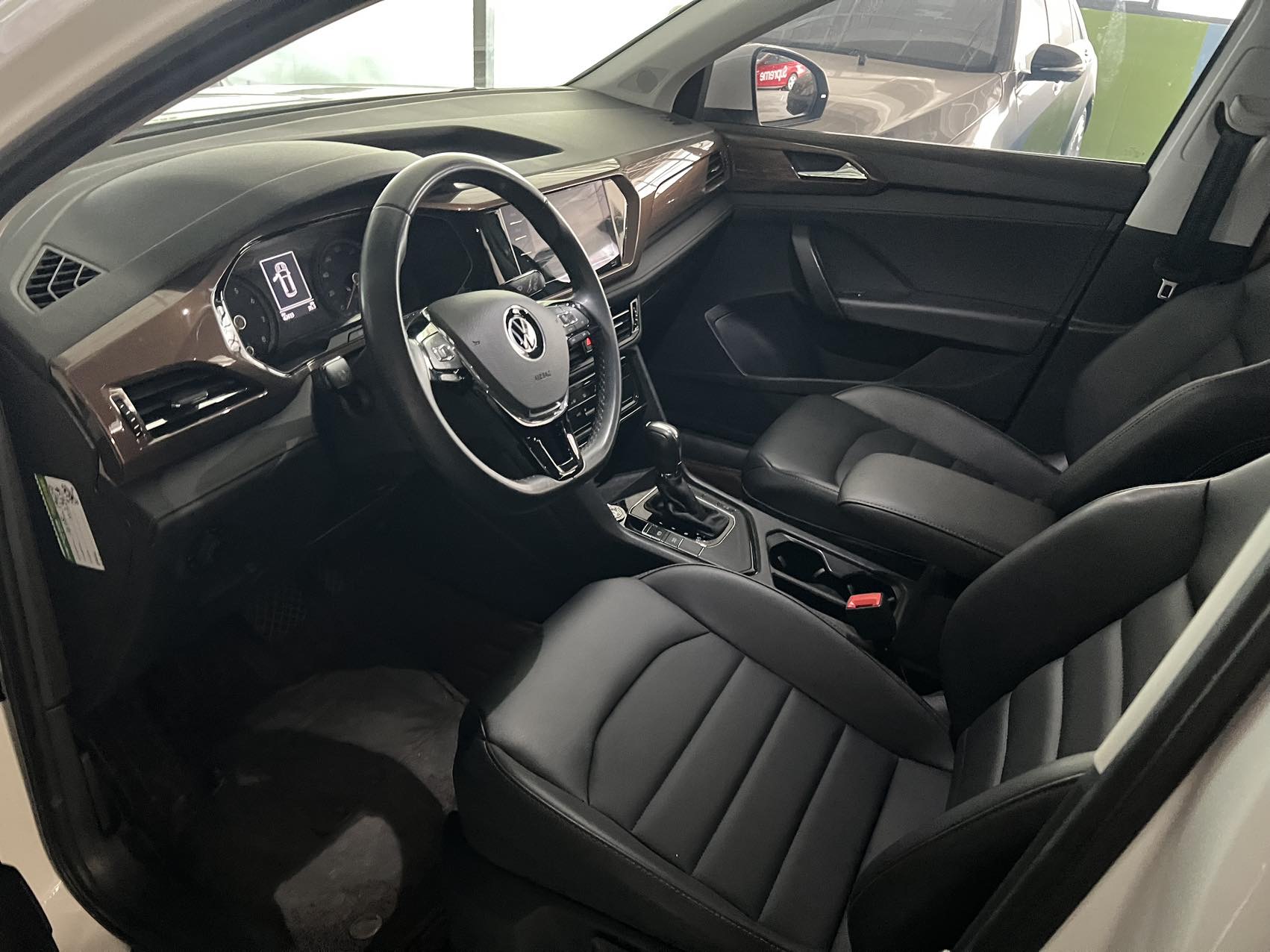 Volkswagen Tharu 2022 car image #5
