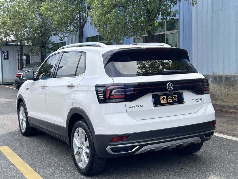 Volkswagen T-Cross 2021 car image #7