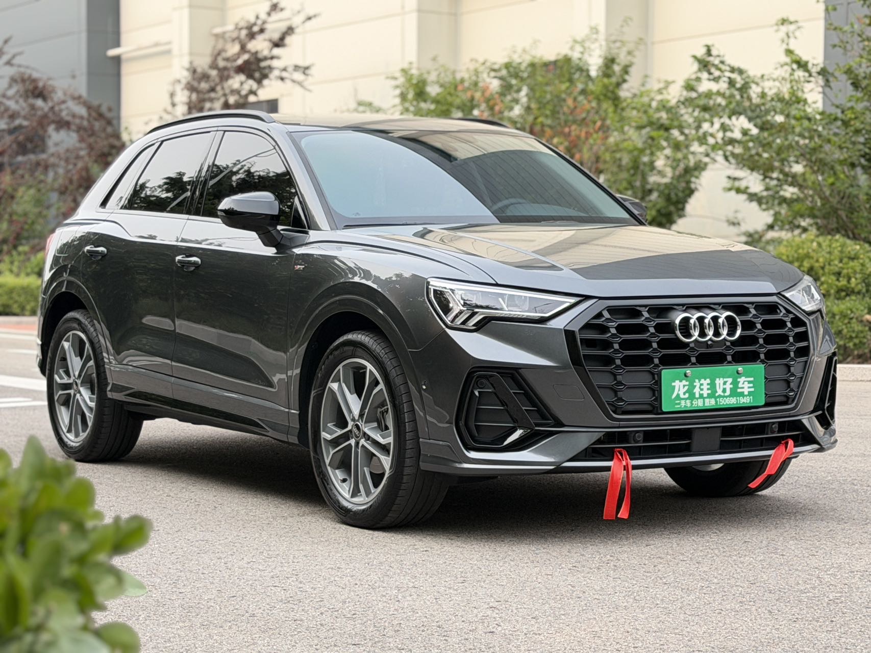 Audi Q3 2023 car image #3
