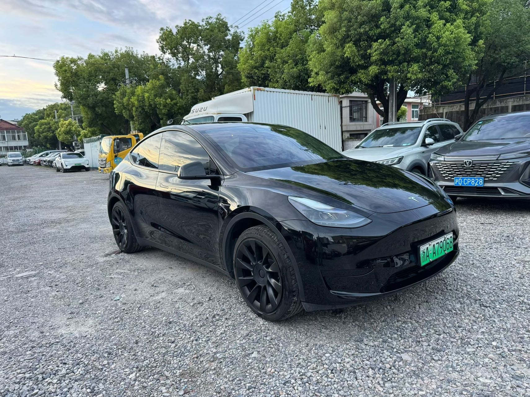 Tesla Model Y 2022 #2 Tesla Model Y 2022 car image #2