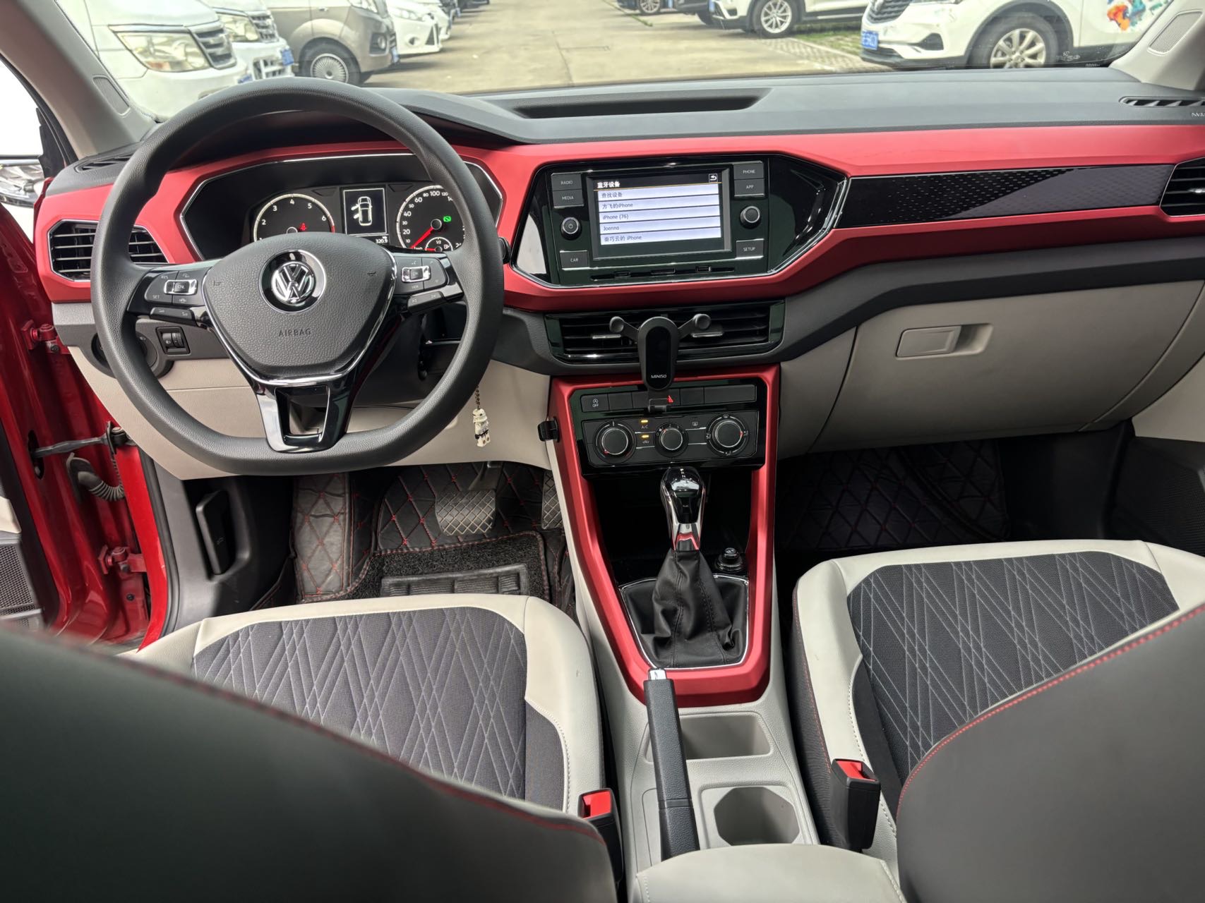 Volkswagen T-Cross 2020 car image #7