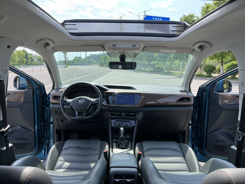 Volkswagen Tharu 2020 car image #7