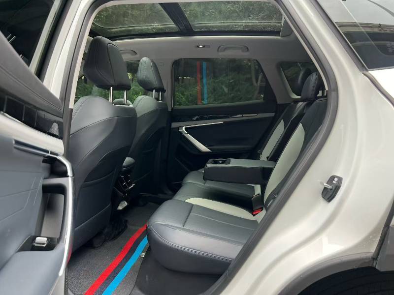 GEELY Boyue L 2025 car image #6