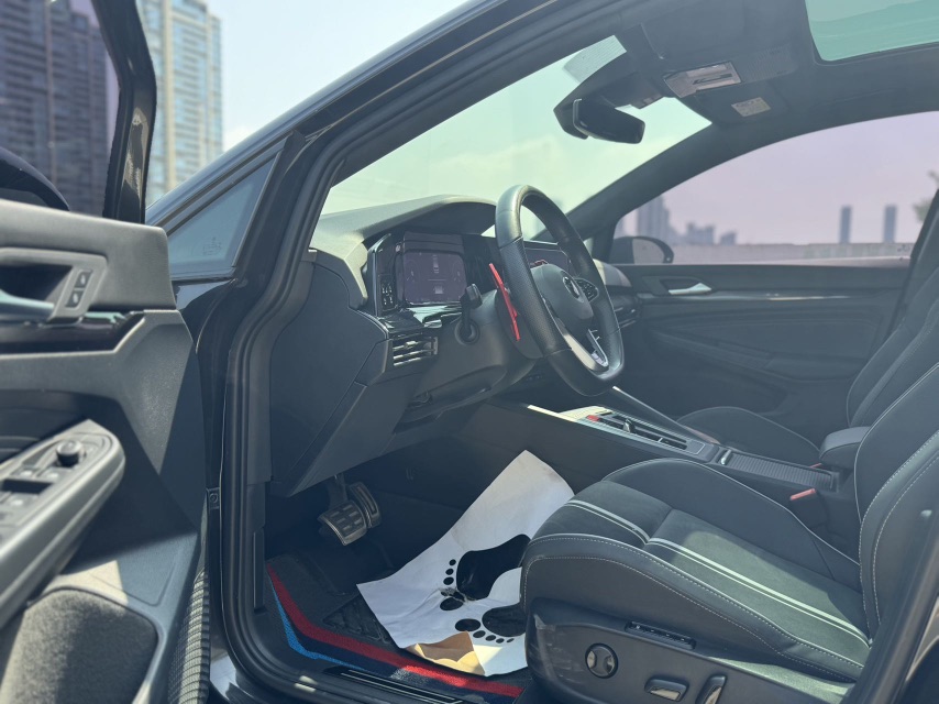Volkswagen Golf 2022 car image #4