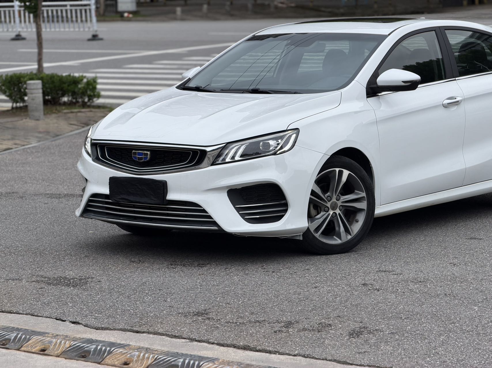 GEELY Binray 2019 car image #10