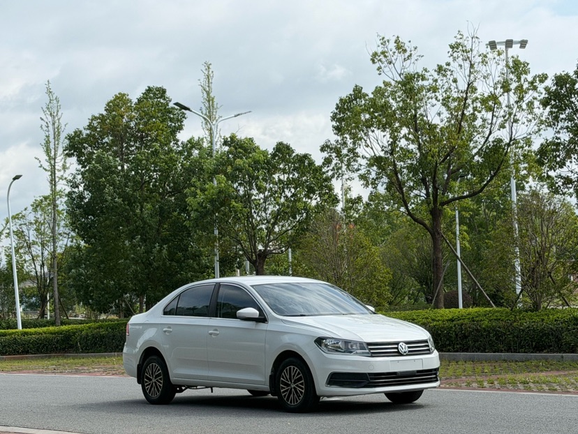Volkswagen Santana 2019 car image #3