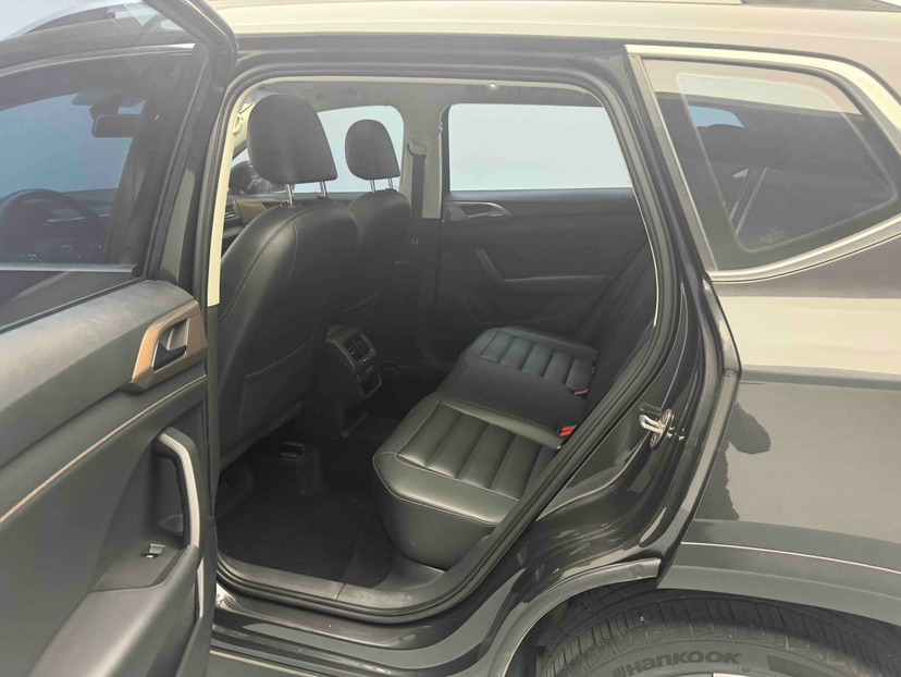 Volkswagen Tharu 2020 car image #6