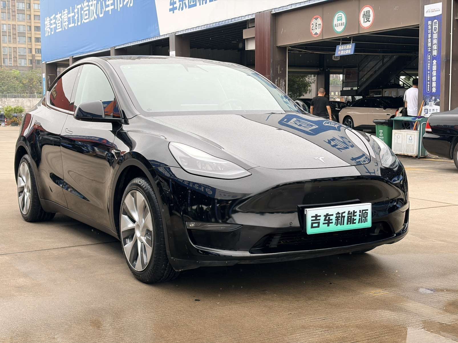 Tesla Model Y 2021 #4 Tesla Model Y 2021 car image #4