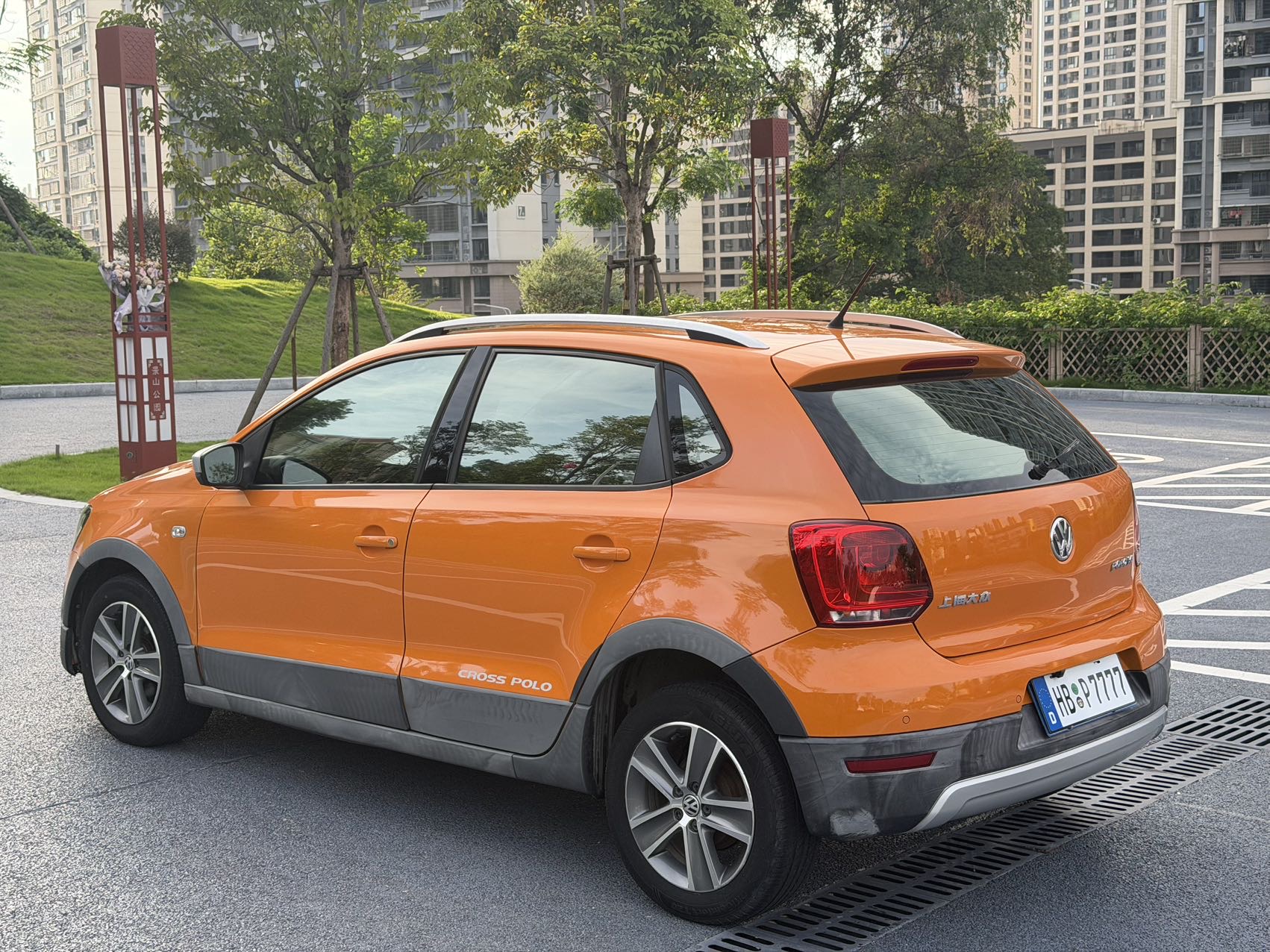 Volkswagen Polo 2012 car image #9