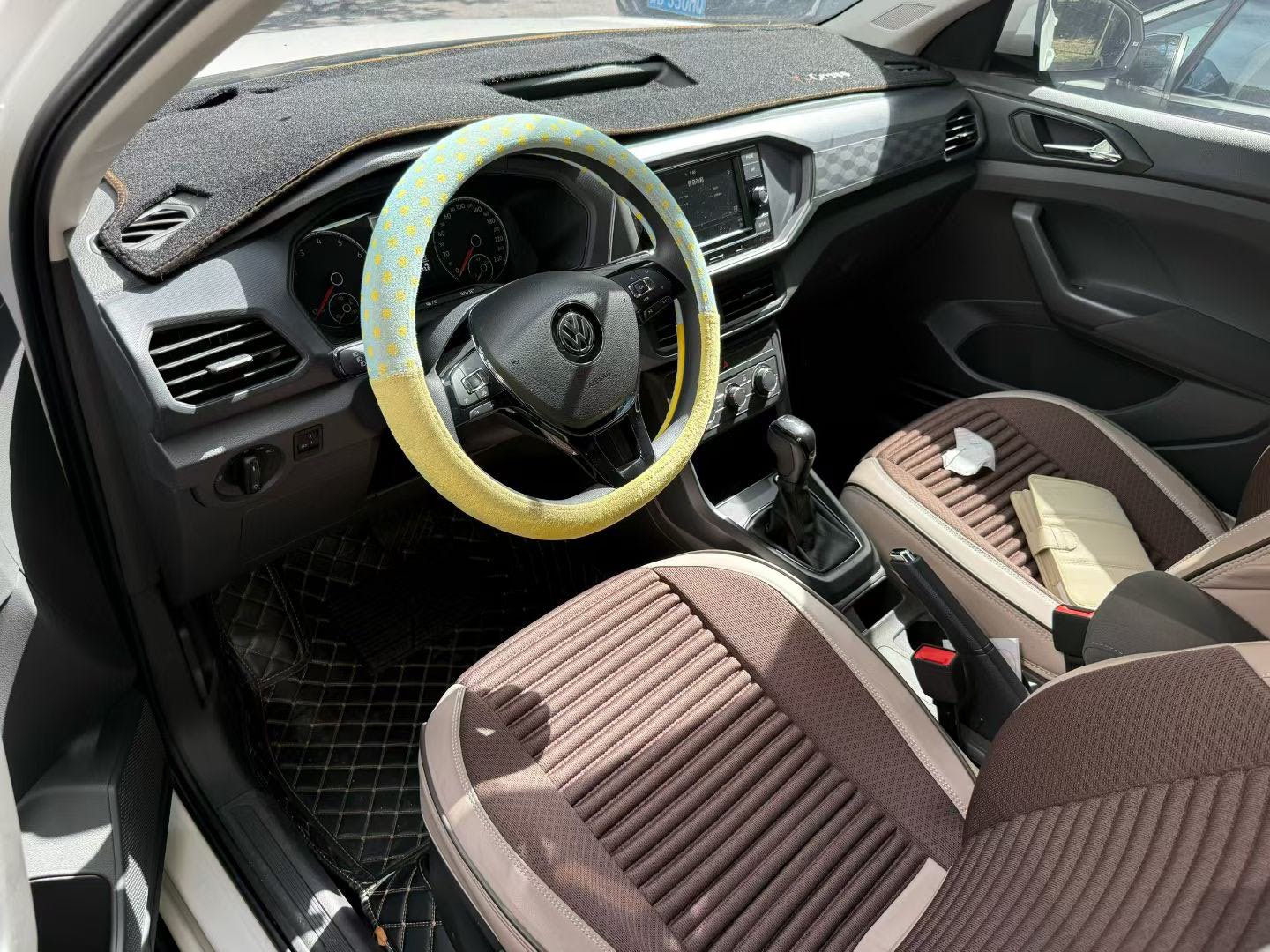 Volkswagen T-Cross 2020 #2 Volkswagen T-Cross 2020 car image #2