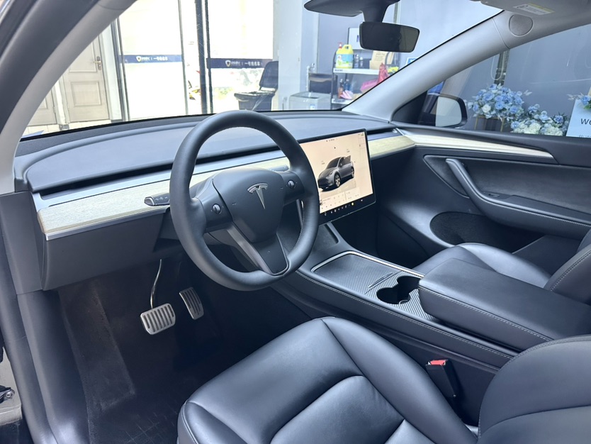 Tesla Model Y 2022 car image #8