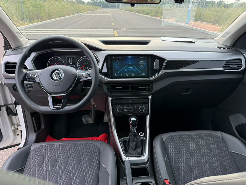 Volkswagen T-Cross 2020 #9 Volkswagen T-Cross 2020 car image #9