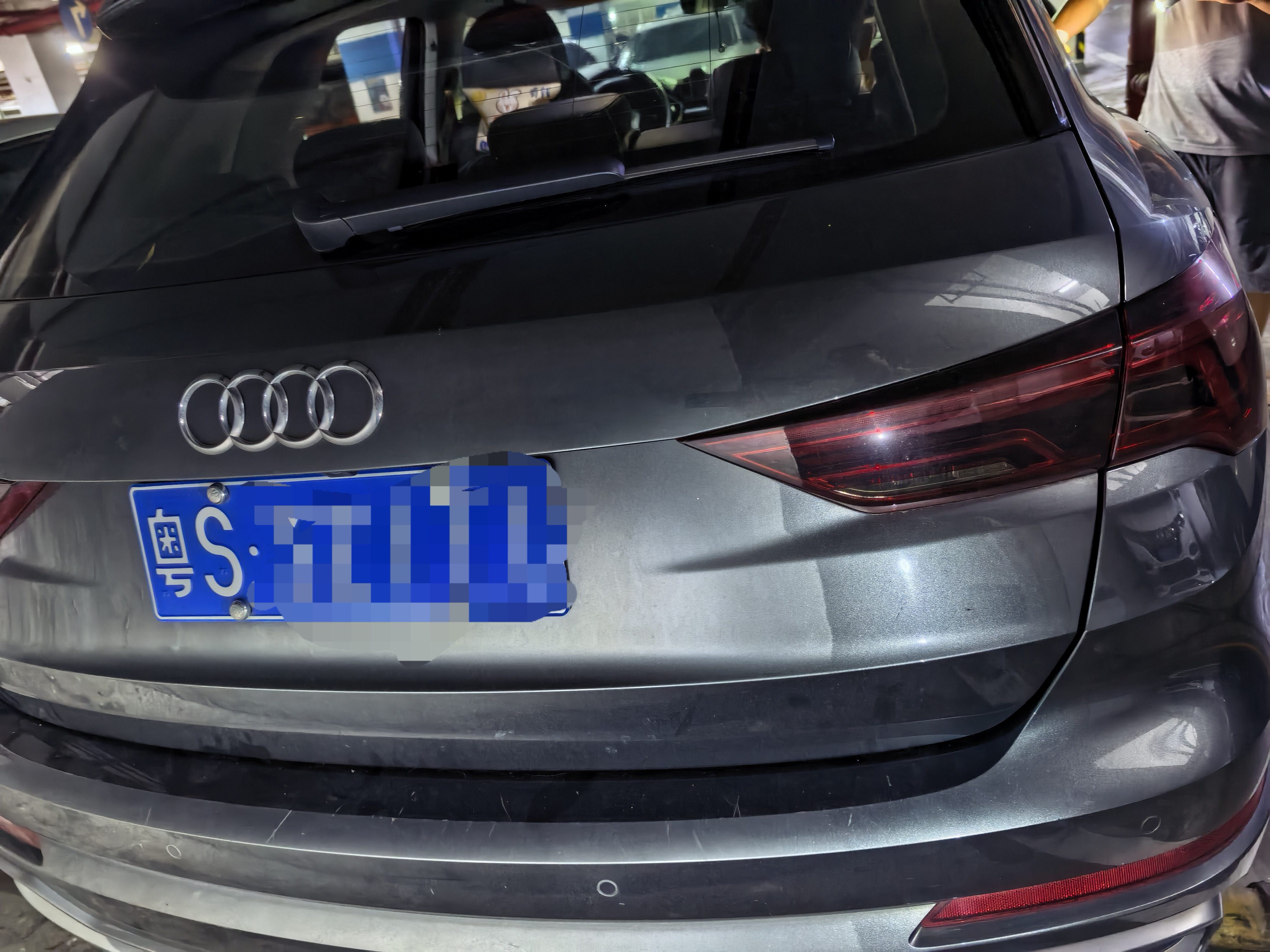 Audi Q3 2020 car image #8