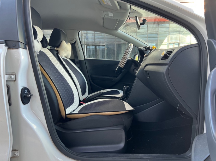 Volkswagen Polo 2018 car image #5