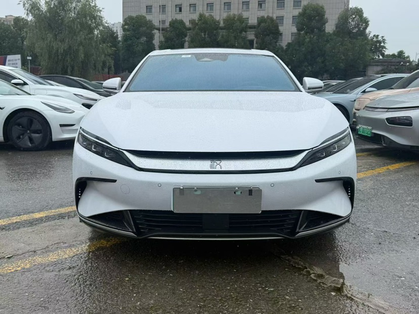 BYD Han 2023 car image #2