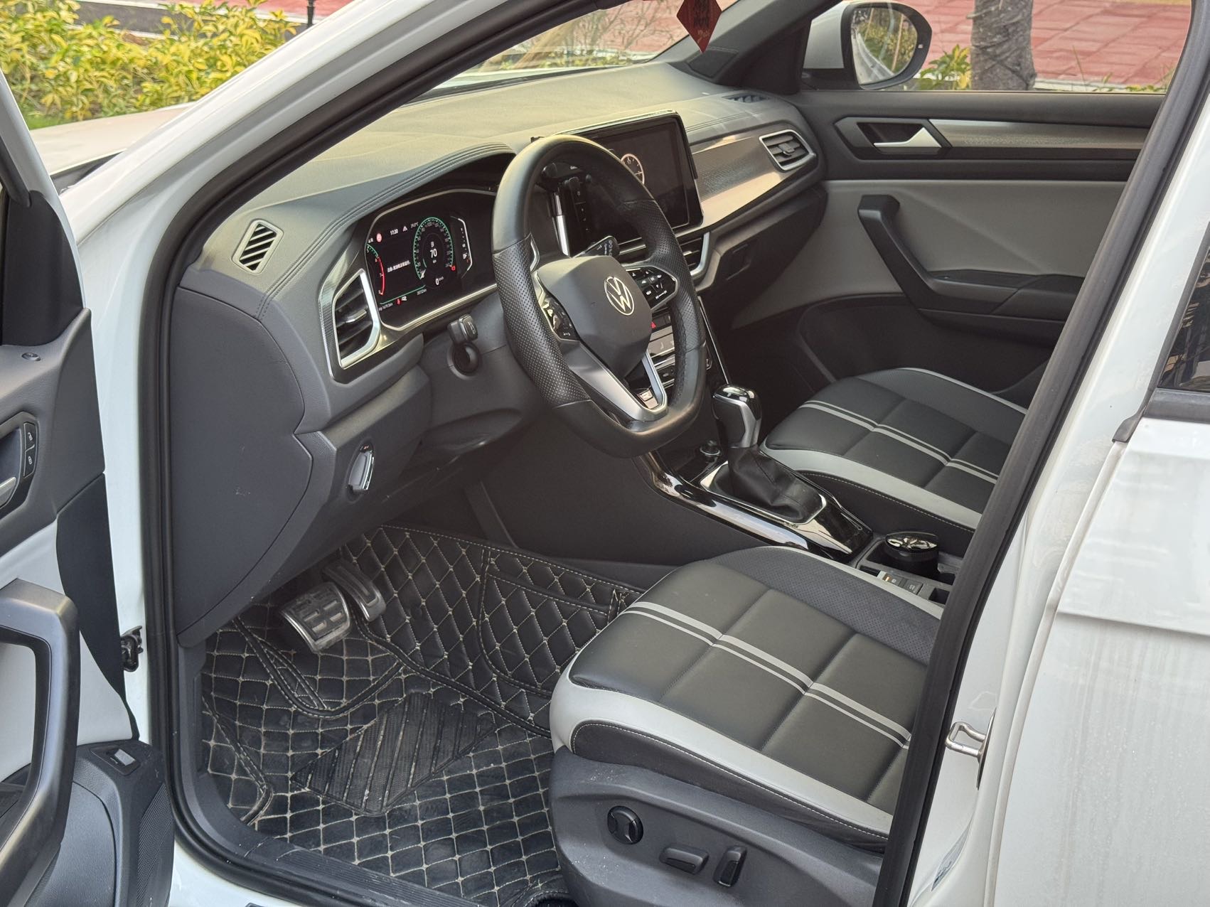 Volkswagen T-Roc 2024 #5 Volkswagen T-Roc 2024 immagine di auto #5