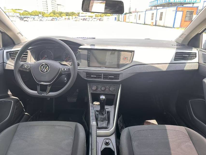 Volkswagen Polo 2021 car image #9